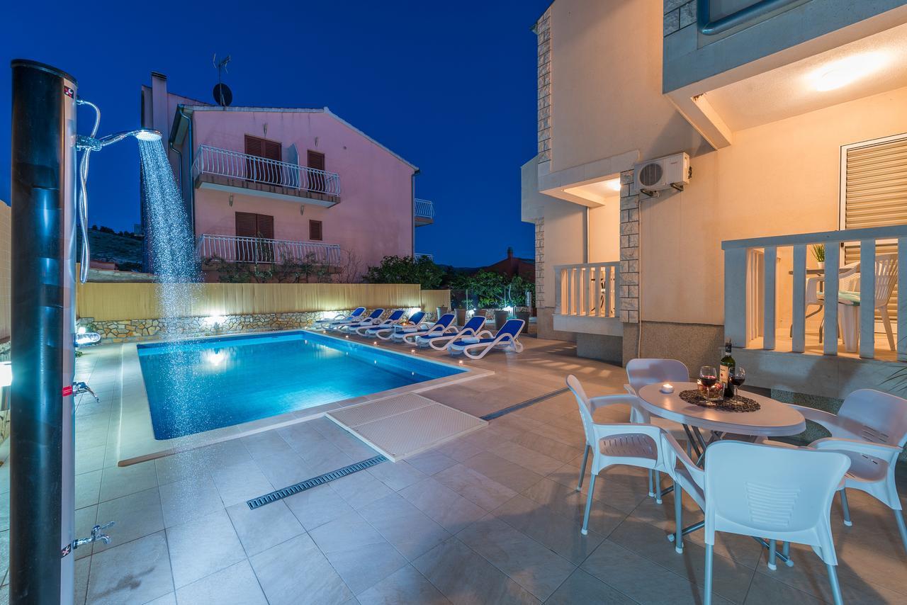 Apartments Pralija Žaborić Exteriér fotografie